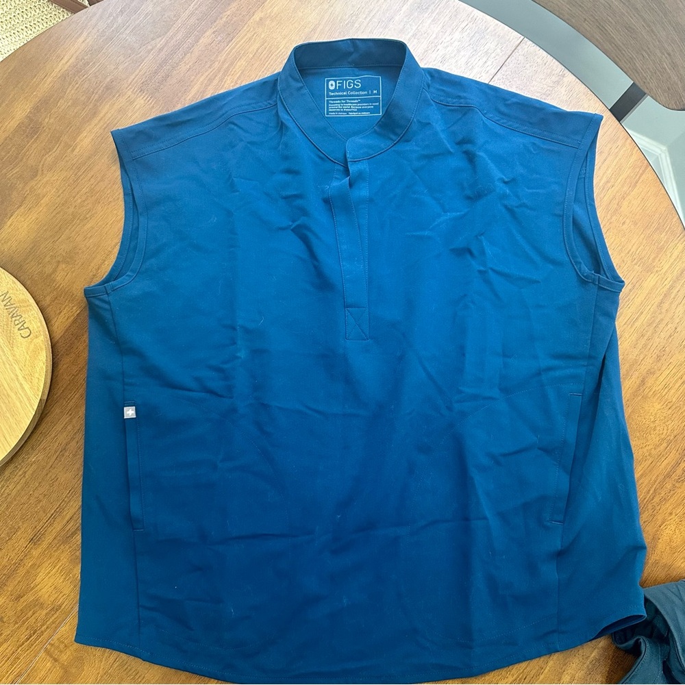 Figs Rafaela Oversize scrub top size medium